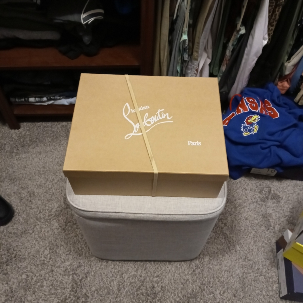 Shoes - Picture 7 of 8